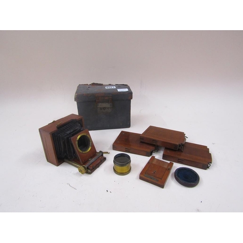 1358 - EARLY 20C SMALL PLATE CAMERA WITH THREE PLATE HOLDERS