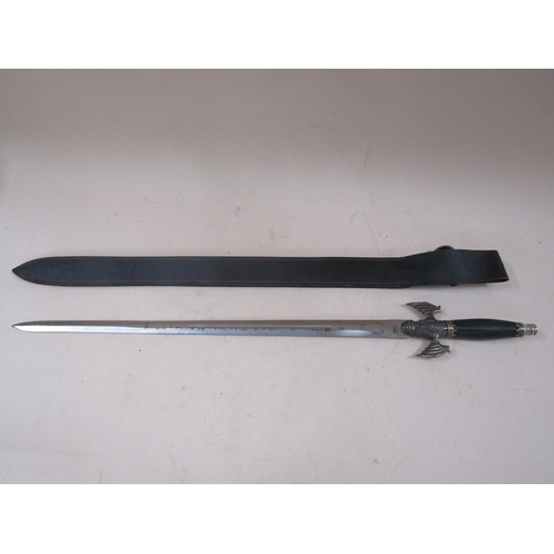 1400 - ORIENTAL CEREMONIAL SWORD, THE HANDLE WITH EAGLE WINGS IN A LEATHER SCABBARD, 90CM L OVERALL