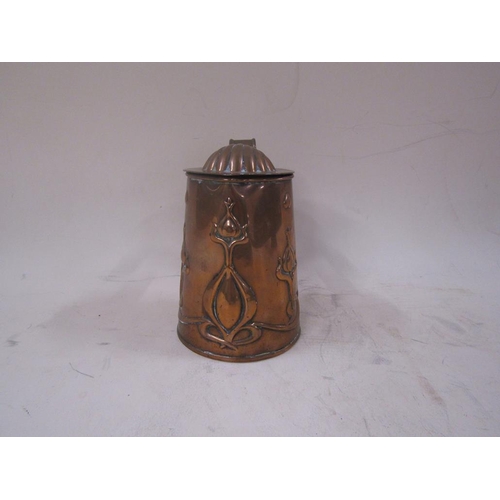 1466 - ART NOUVEAU PERIOD COPPER JUG WITH HINGE COVER, 14CM H