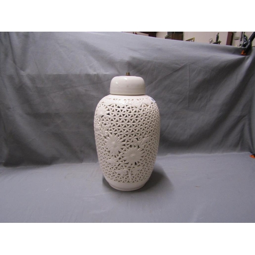 65 - RETICULATED CERAMIC LAMP BASE