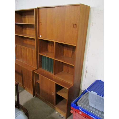 604 - TEAK WALL UNIT