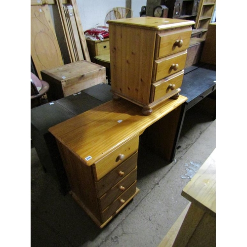 658 - DRESSING TABLE