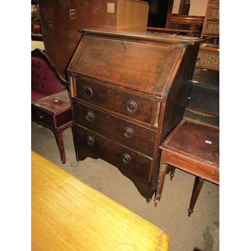 669 - EDWARDIAN OAK BUREAU