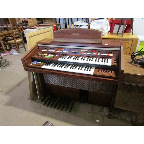 817 - TECHNICS ELECTRIC ORGAN