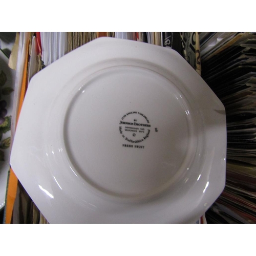 388 - BOX OF TEA/DINNER SERVICE