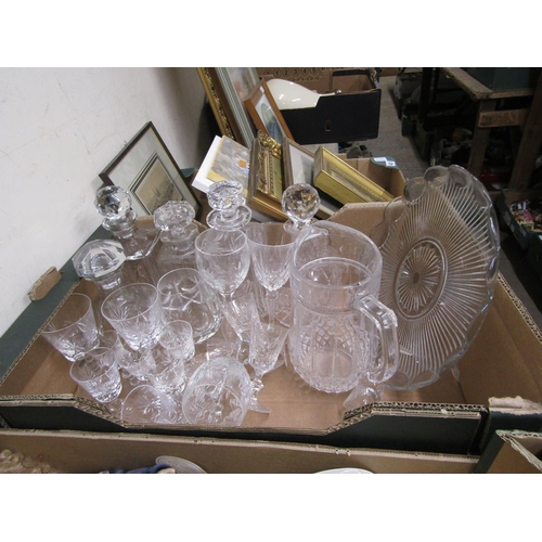 423 - BOX OF CRYSTAL GLASSWARE