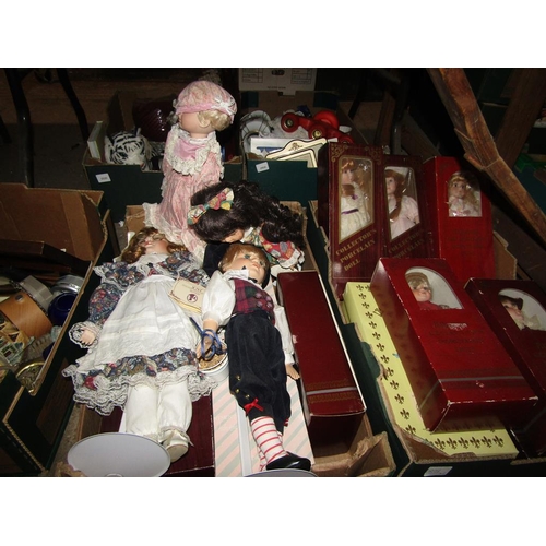 474 - COLLECTORS DOLLS