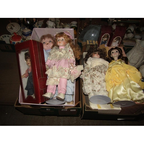 484 - COLLECTORS DOLLS