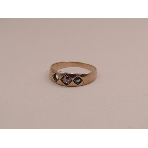 1555 - GOLD STONE SET RING SIZE Q (ONE STONE MISSING)