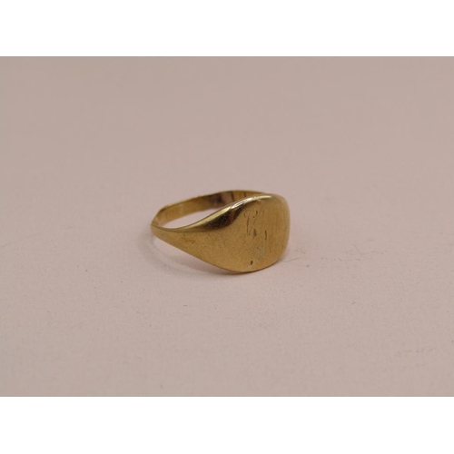 1556 - GOLD SIGNET RING SIZE H 1/2