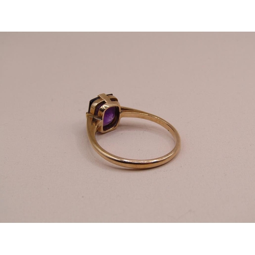 1557 - GOLD AMETHYST COLOURED STONE RING SIZE P 1/2