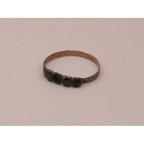 1564 - GOLD FIVE STONE SET RING SIZE O (ONE STONE MISSING)