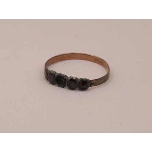 1564 - GOLD FIVE STONE SET RING SIZE O (ONE STONE MISSING)