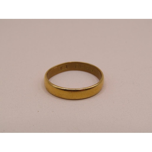 1567 - 22ct GOLD BAND SIZE N