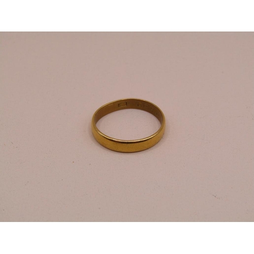 1567 - 22ct GOLD BAND SIZE N