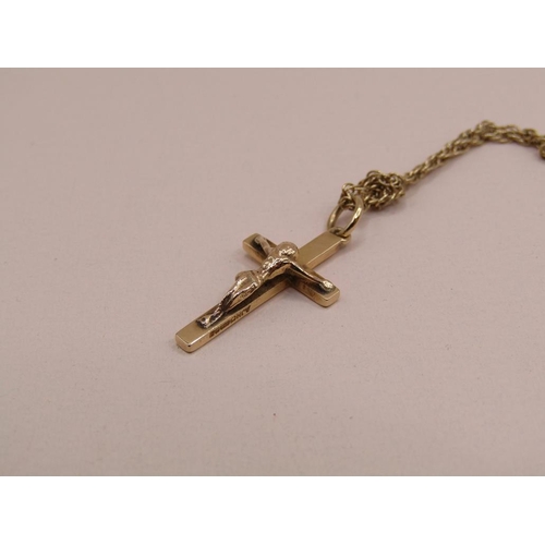 1571 - 9ct GOLD CRUCIFIX AND CHAIN