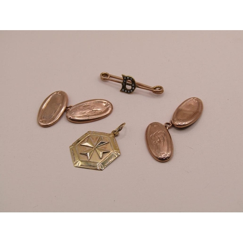 1574 - PAIR OF 9ct GOLD CUFFLINKS, GOLD PENDANT AND A GOLD D BROOCH - 7g