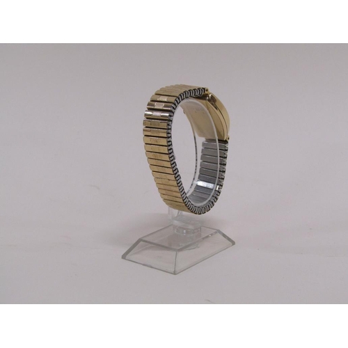 1577 - 14ct GOLD CASED WATCH ON EXPANDING PLATED STRAP