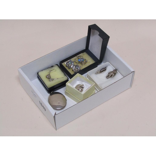 1649 - BOX OF MIXED SILVER TO INC. PENDANT LOCKET WITH PENDANT BEAR