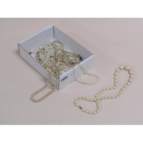 1659 - BOX OF MIXED PEARL NECKLACES