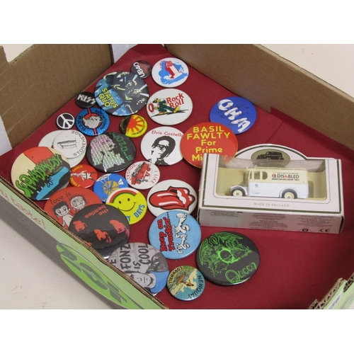 1756 - BADGES AND A DICAST VAN