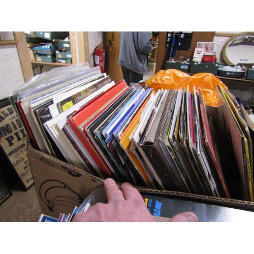 186 - BOX OF MIXED RECORDS