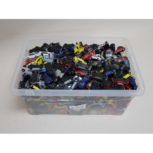 1307 - BOX OF MIXED DIECAST VEHICLES