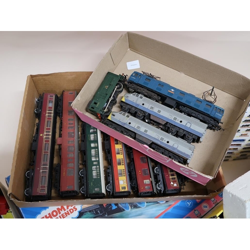 1309 - COLLECTION OF OO GAUGE MODEL RAILWAY TO INCL ENGINES AND WAGONS