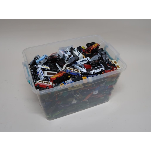 1321 - BOX OF MIXED DIECAST VEHICLES