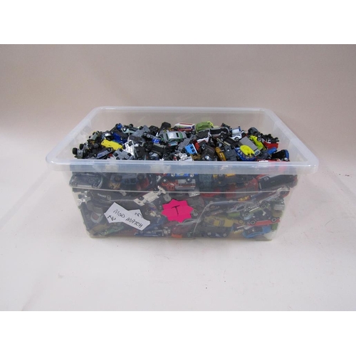 1335 - BOX OF MIXED DIECAST VEHICLES