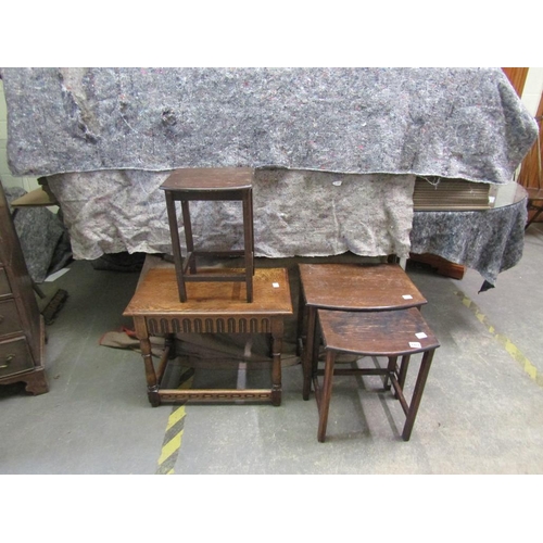 1927 - NEST OF THREE OAK TABLES AND AN OAK COFFEE TABLE