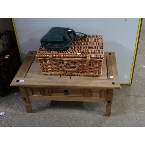 923 - PICNIC HAMPER; TABLE; PICNIC BLANKET