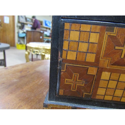 1376 - EARLY 20C PARQUETRY TABLE TOP CABINET OF FIVE SHORT AND ONE LONG DRAWER, 30CM W, 30CM H