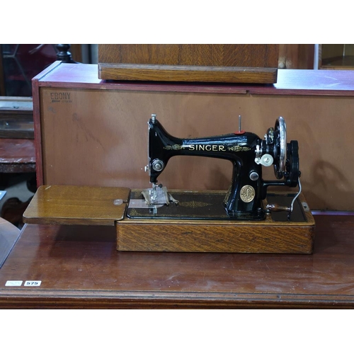 576 - SINGER SEWING MACHINE