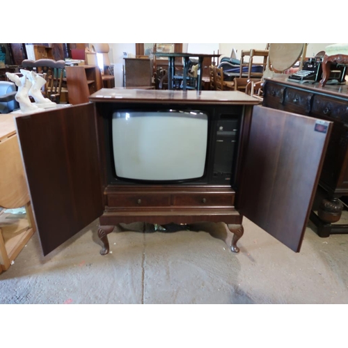 588 - VINTAGE TV IN CABINET