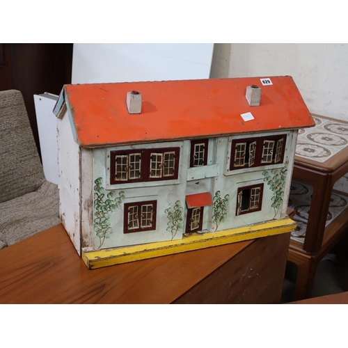 629 - DOLLS HOUSE