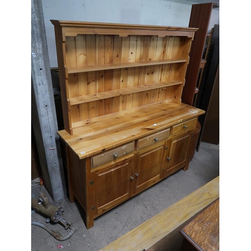 670 - PINE DRESSER