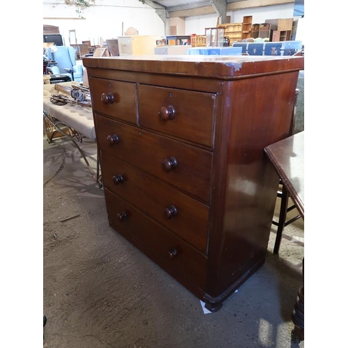 699 - VICTORIAN MAHOGANY CHEST