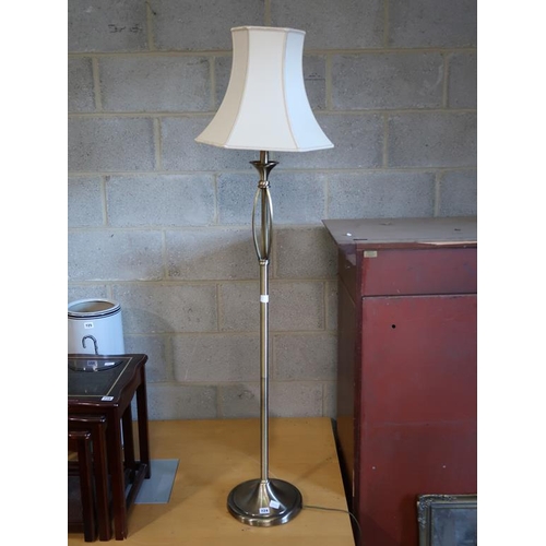 724 - STANDARD LAMP