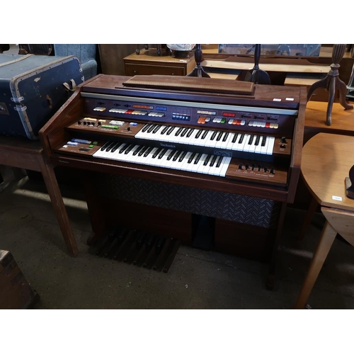 770 - ELECTRIC ORGAN