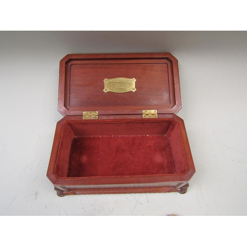 1558 - COMMEMORATIVE SHIPS LAUNCH BOX AND GAVEL, BY UPPER CLYDE SHIPBUILDERS LTD, MV WELSH CITY , LAUNCHED ... 