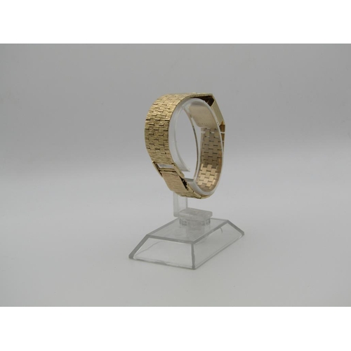 1620 - 9ct GOLD LADIES BULOVA WATCH