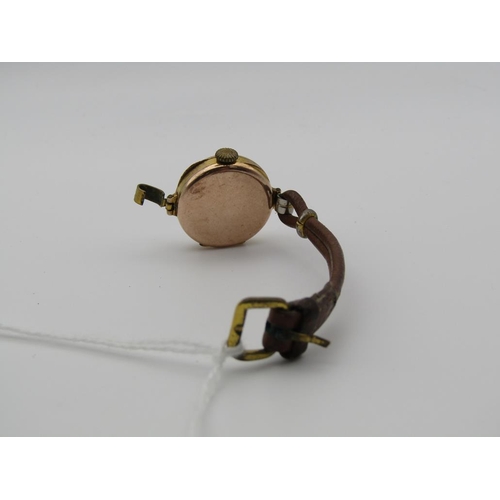 1629 - 9ct GOLD LADIES WATCH WITH BROKEN STRAP