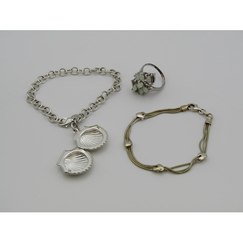 1653 - SILVER RING, BRACELET AND A NECKLACE