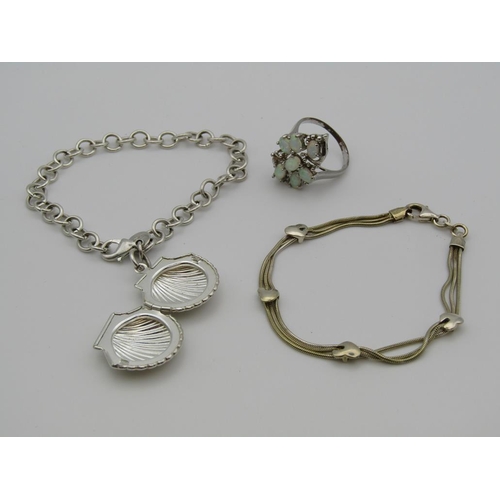 1653 - SILVER RING, BRACELET AND A NECKLACE