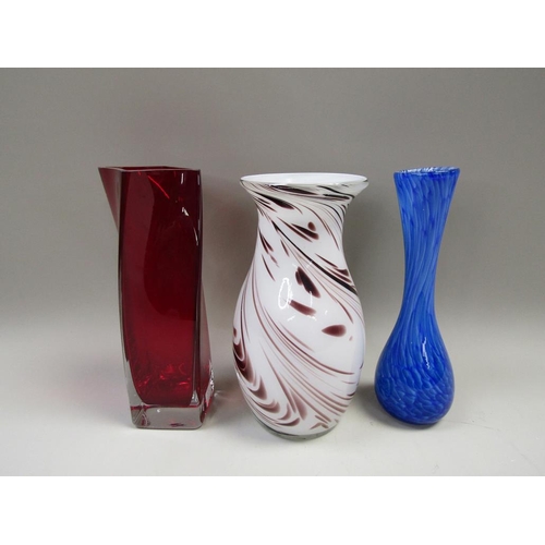 1976 - THREE ART GLASS VASES, LARGEST 31cms H