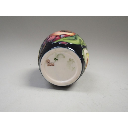 2002 - MOORCROFT QUEENS CHOICE VASE, 9.5cms H