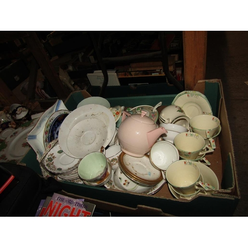 502 - BOX OF MIXED TEAWARES