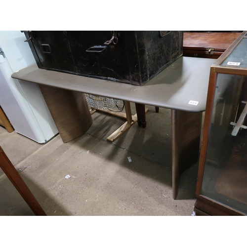 653 - CONTEMPORARY LEATHER TOP TABLE BY POLTRONA FRAU