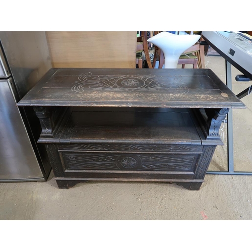 673 - OAK MONKS BENCH